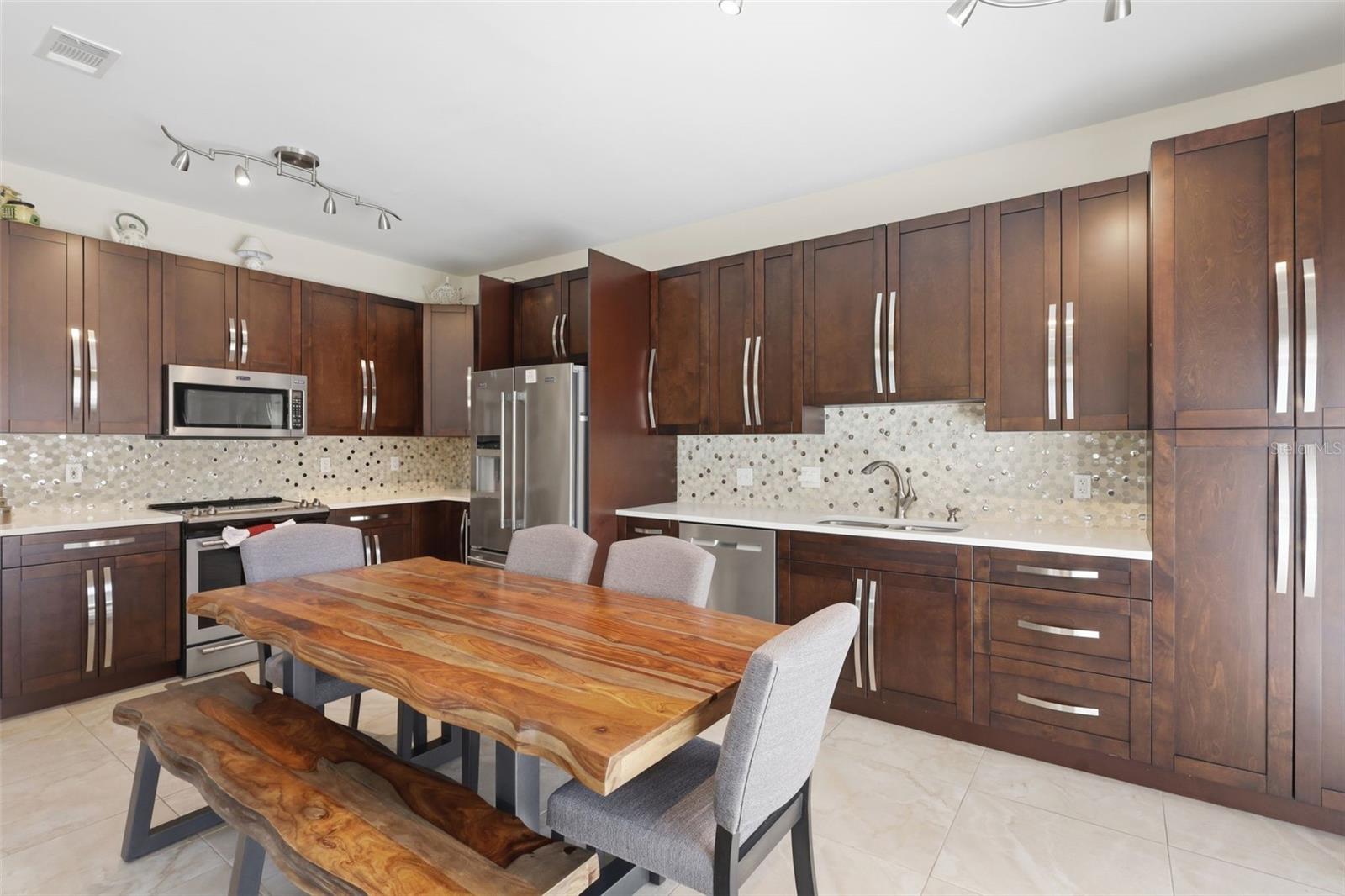 4722 ORMOND BEACH WAY — photo 8