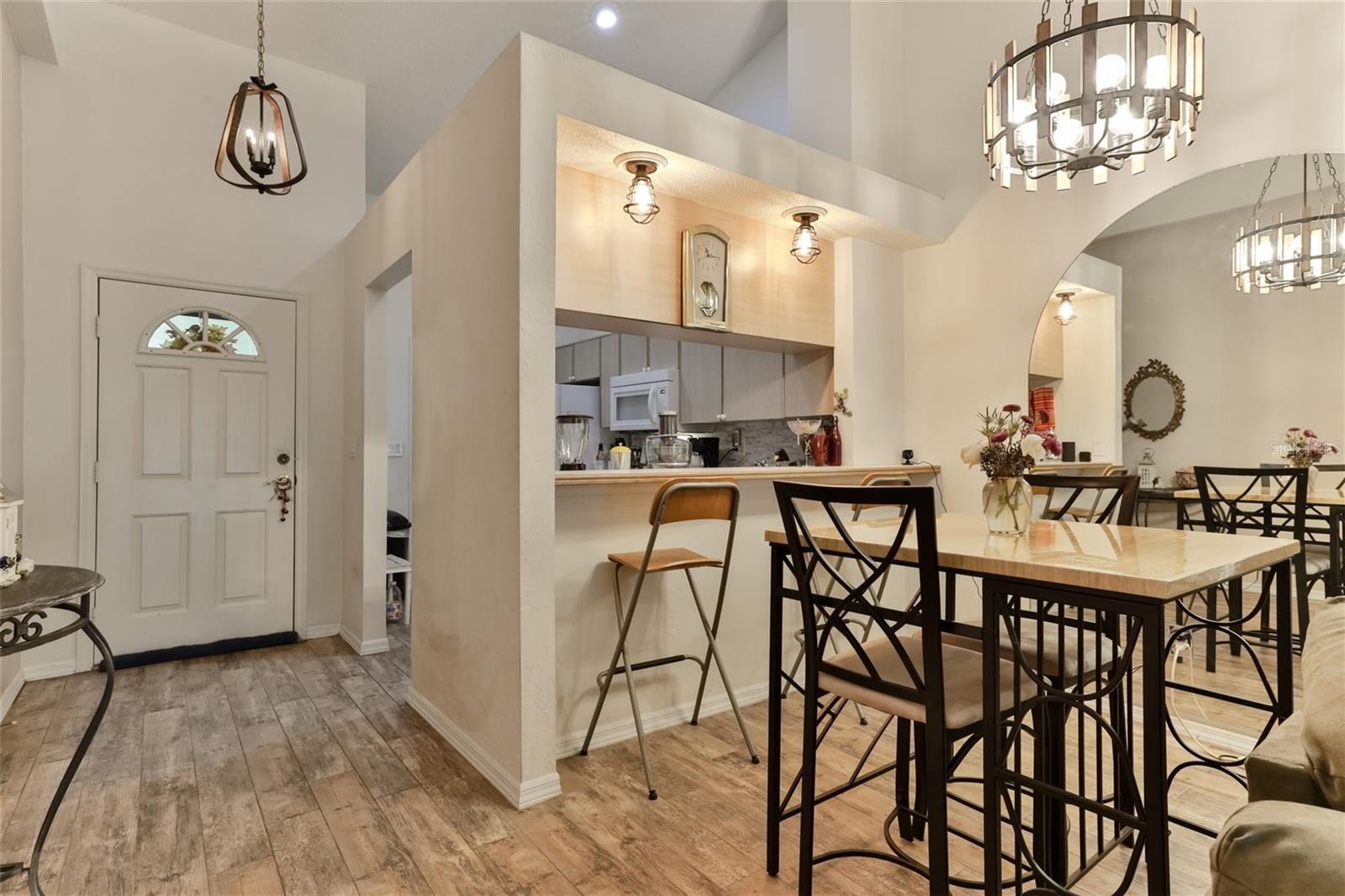 121 DOVECOTE LN — photo 8