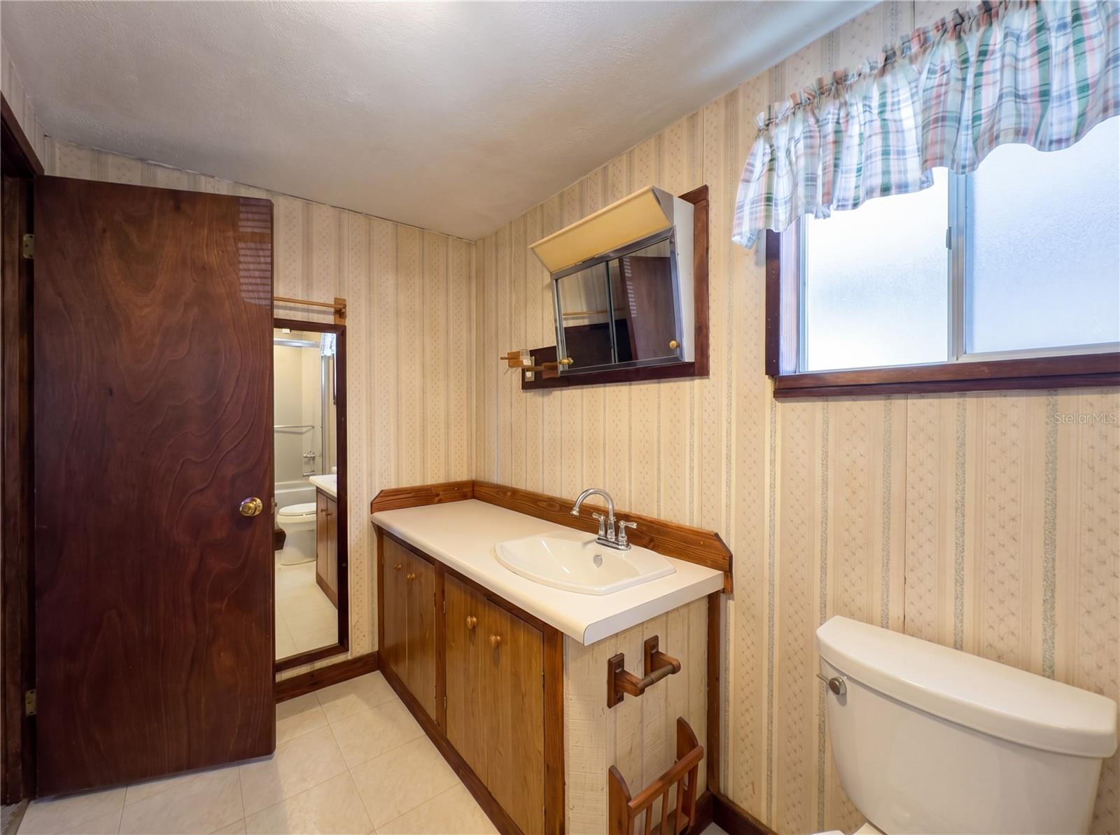 1385 BENDER AVE — photo 12