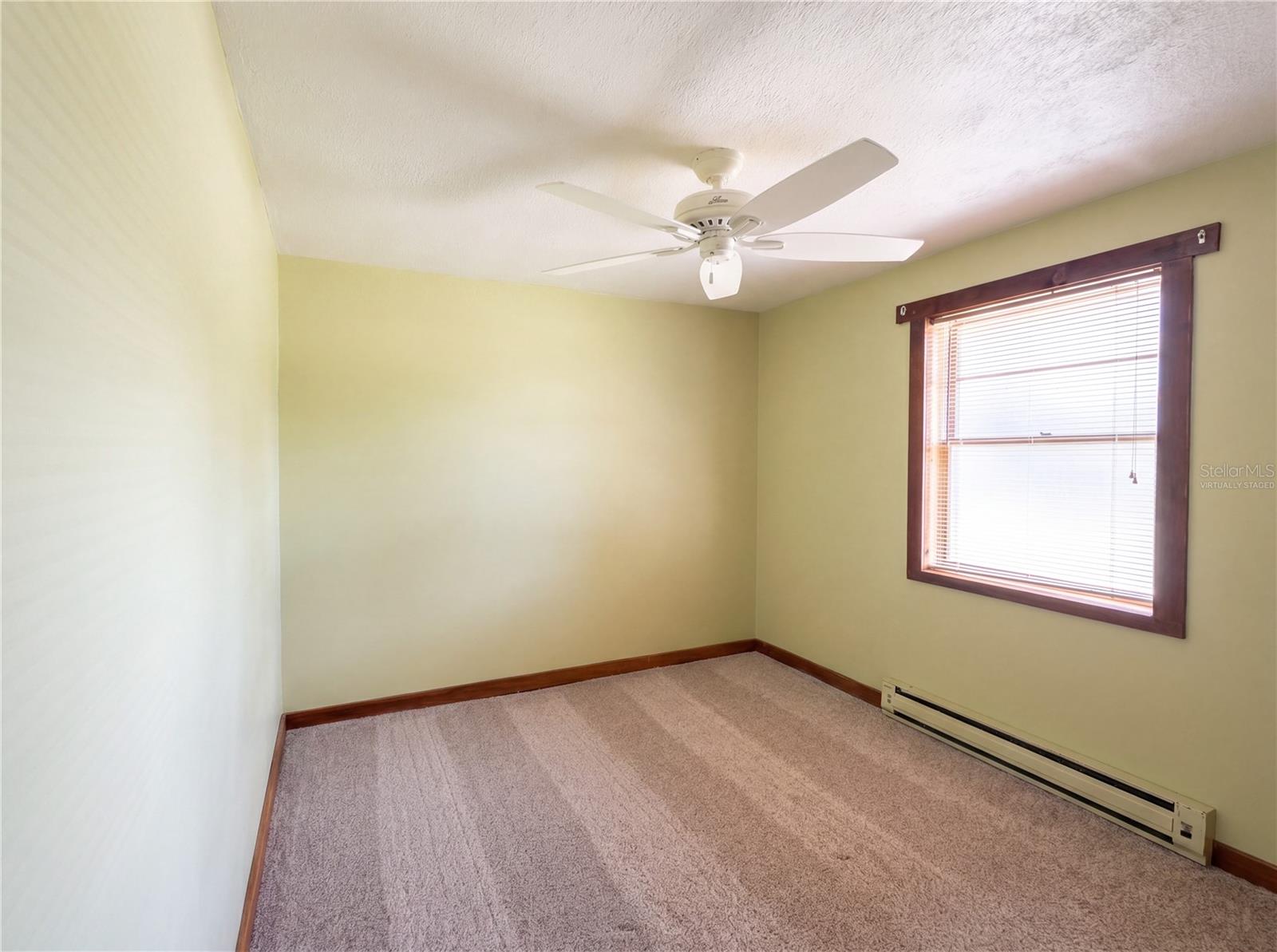 1385 BENDER AVE — photo 4