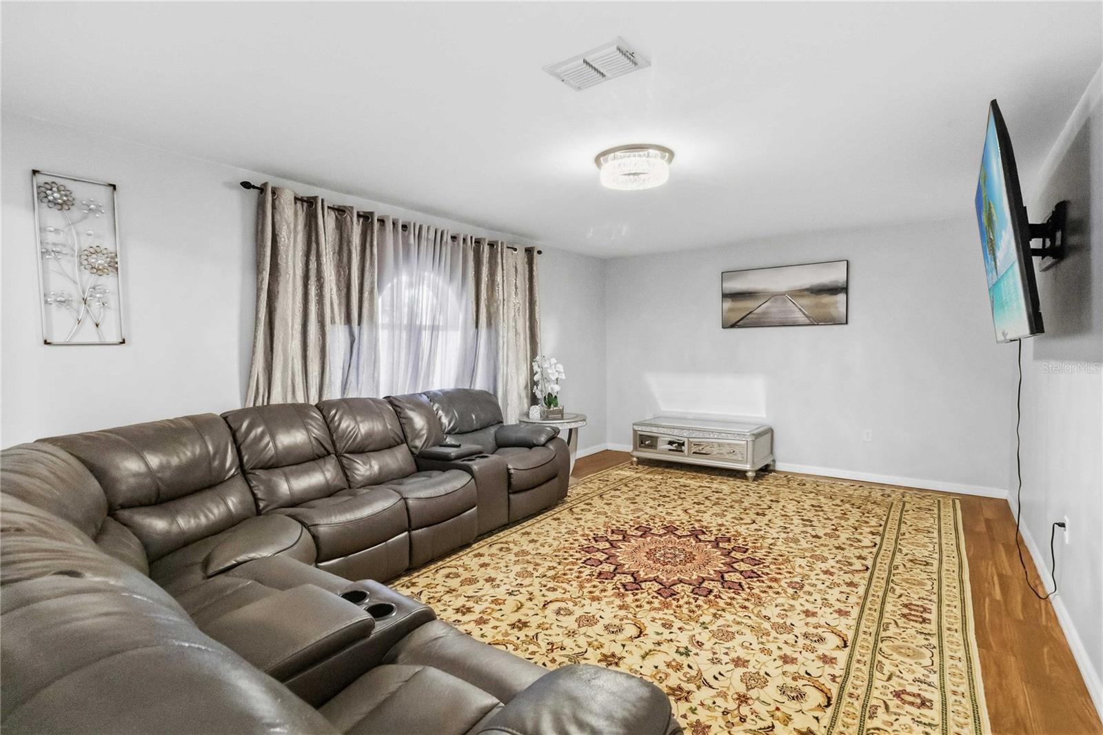 122 CARMEL BAY DR — photo 3