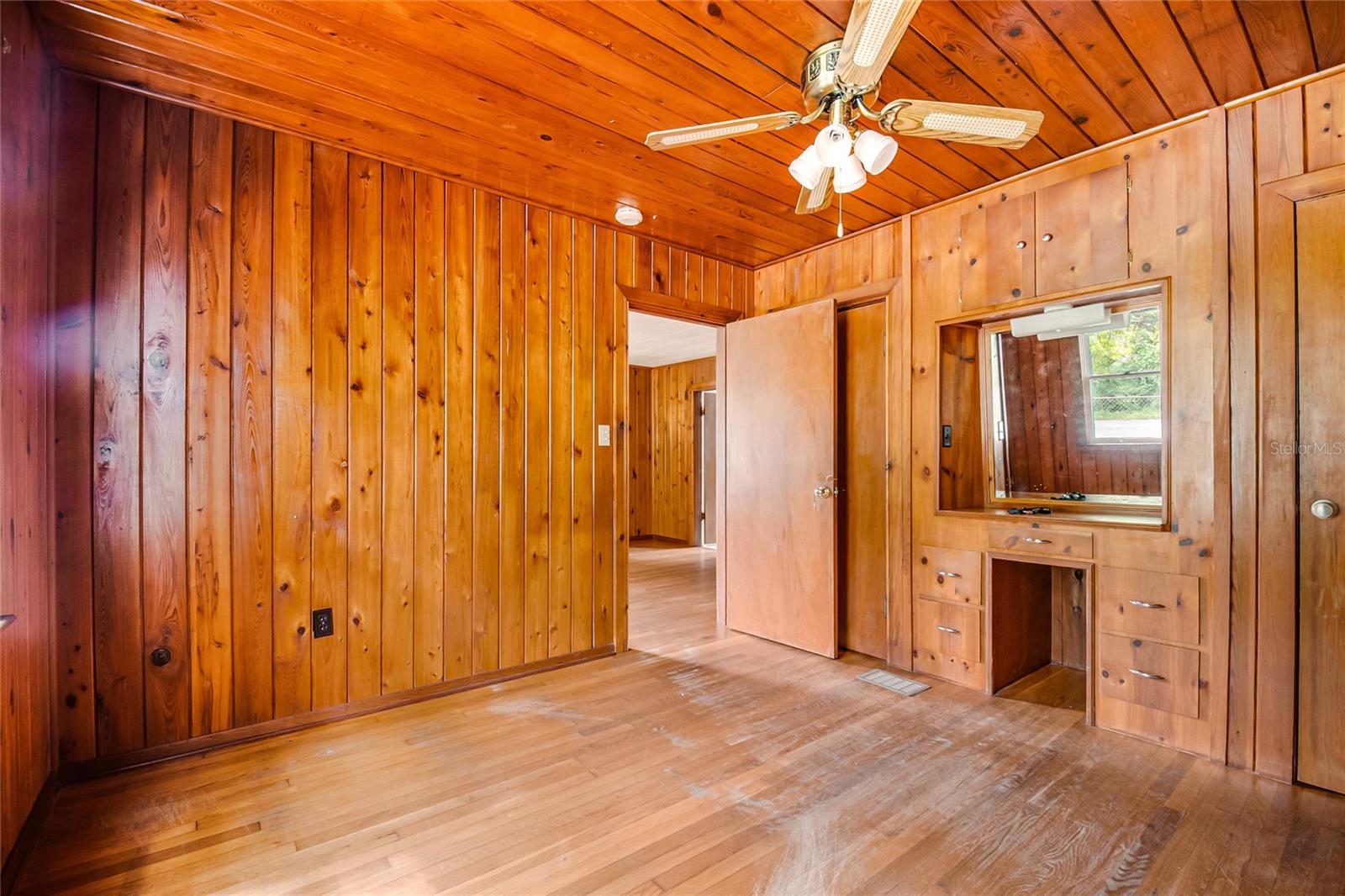 2536 MAGNOLIA AVE — photo 12