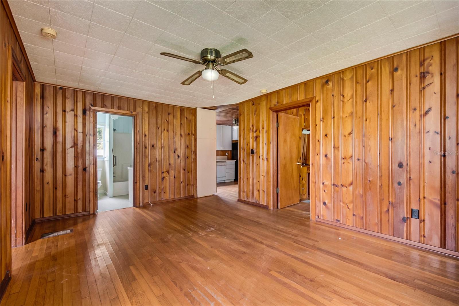 2536 MAGNOLIA AVE — photo 6