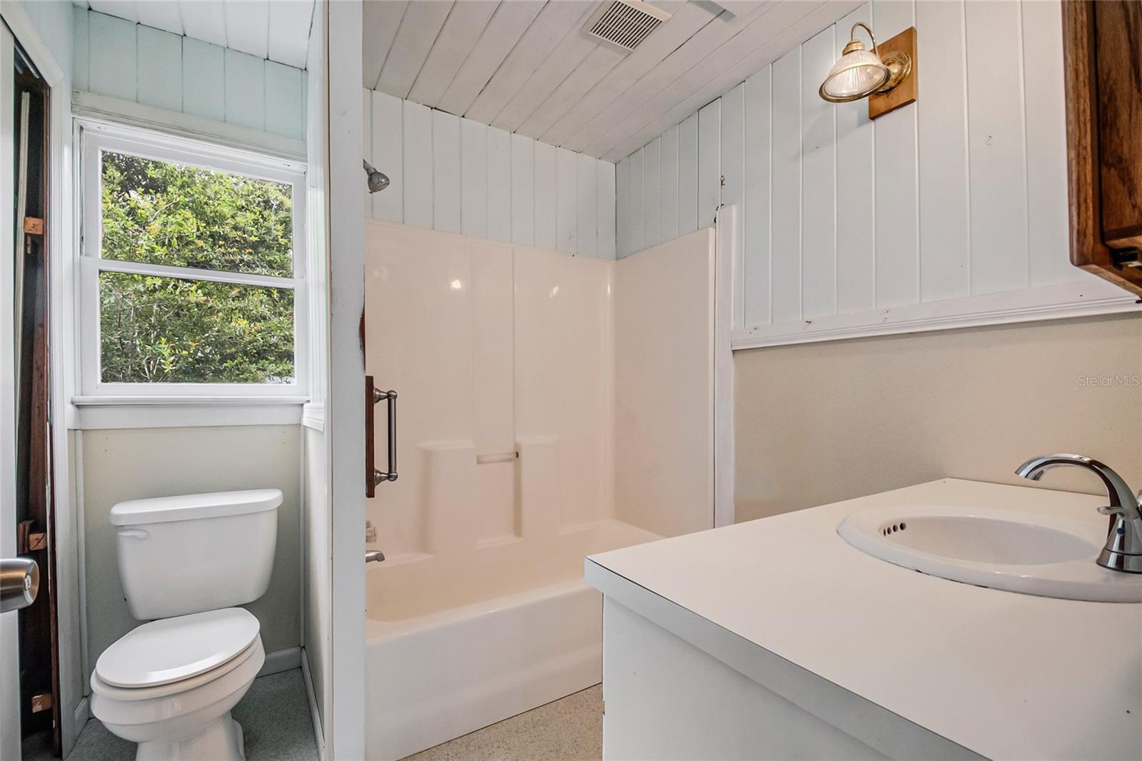 2536 MAGNOLIA AVE — photo 9