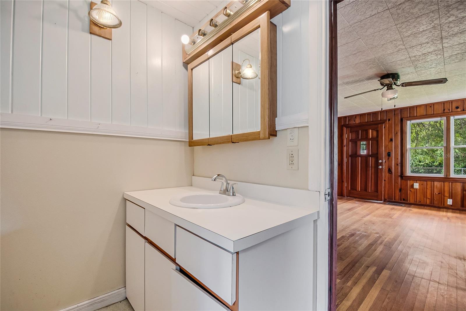 2536 MAGNOLIA AVE — photo 10
