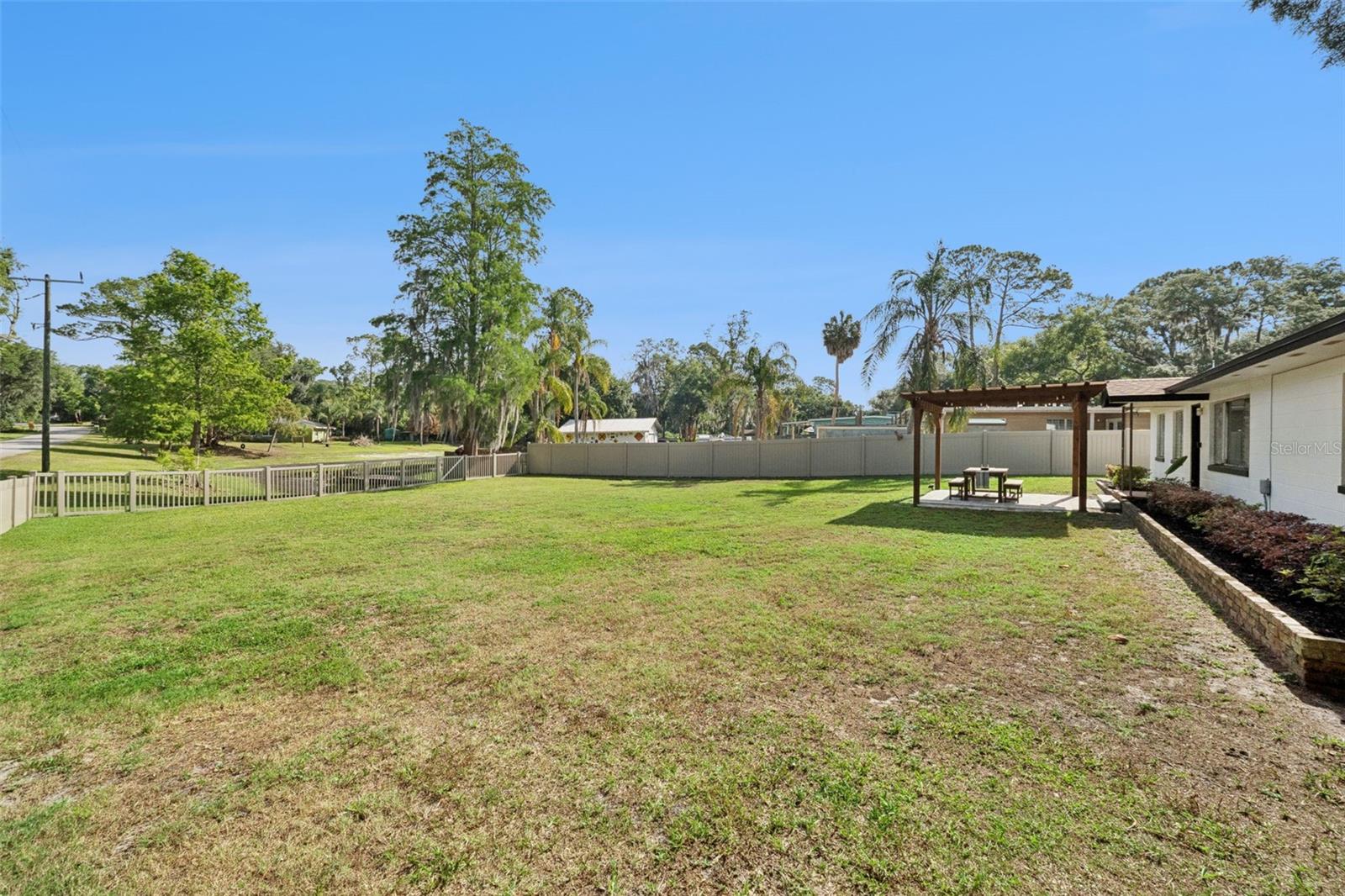 219 S CRYSTAL DR — photo 2