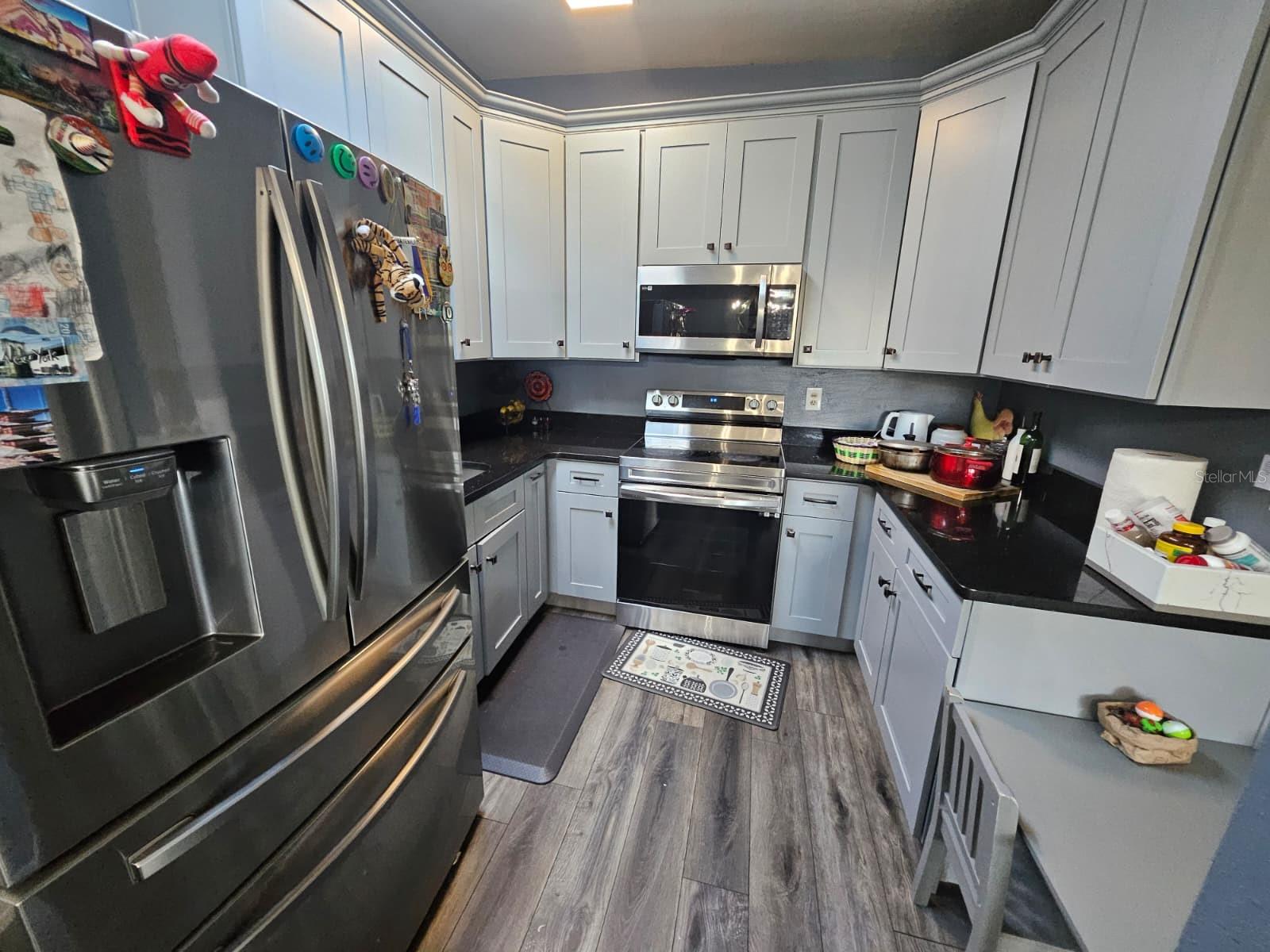 2800 S FRENCH AVE — photo 11