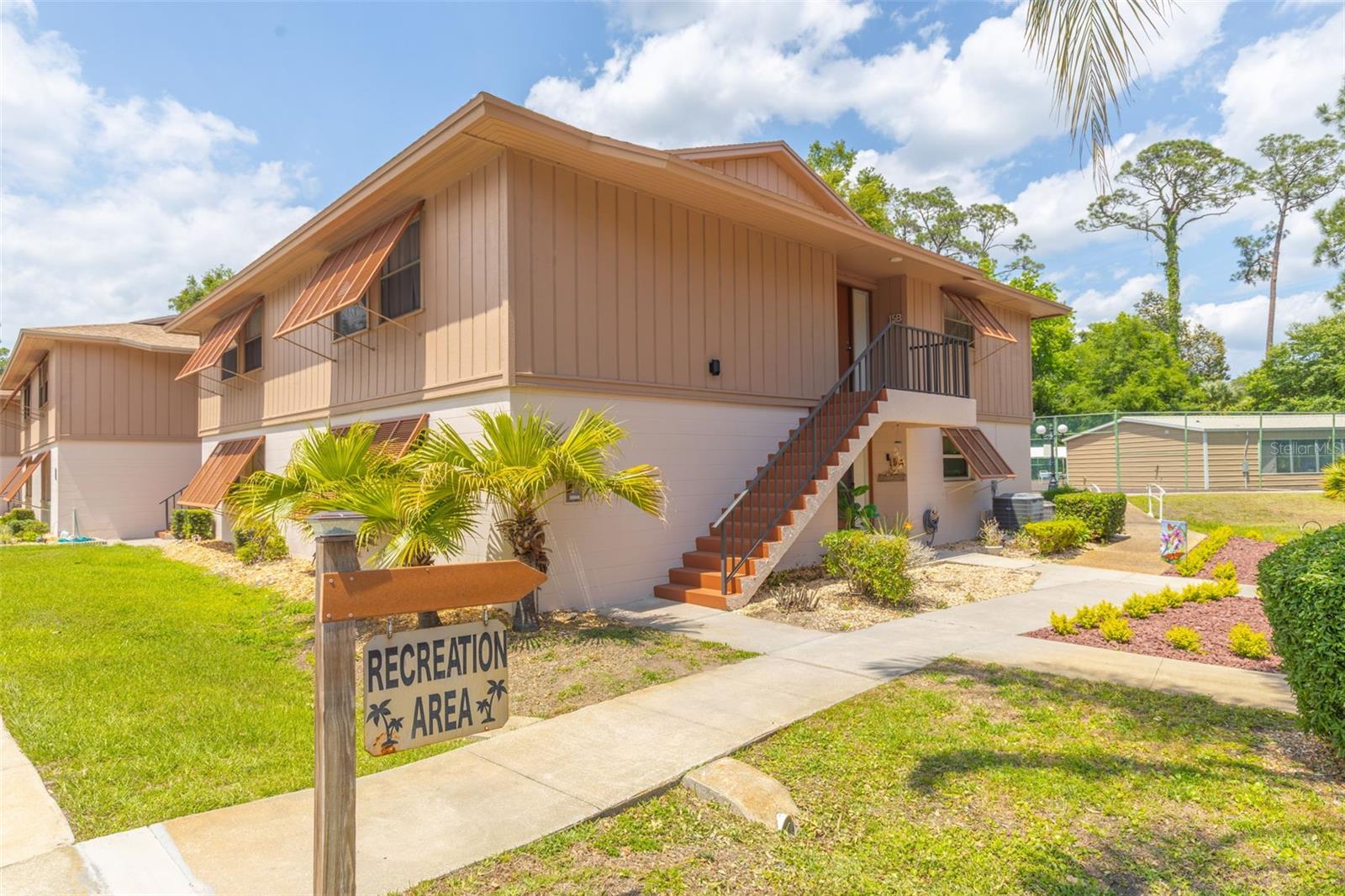 180 MAGNOLIA WOODS CT #15B — photo 2