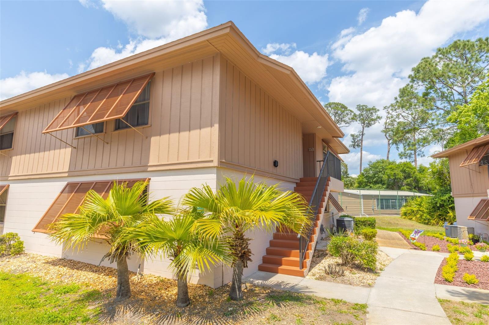 180 MAGNOLIA WOODS CT #15B