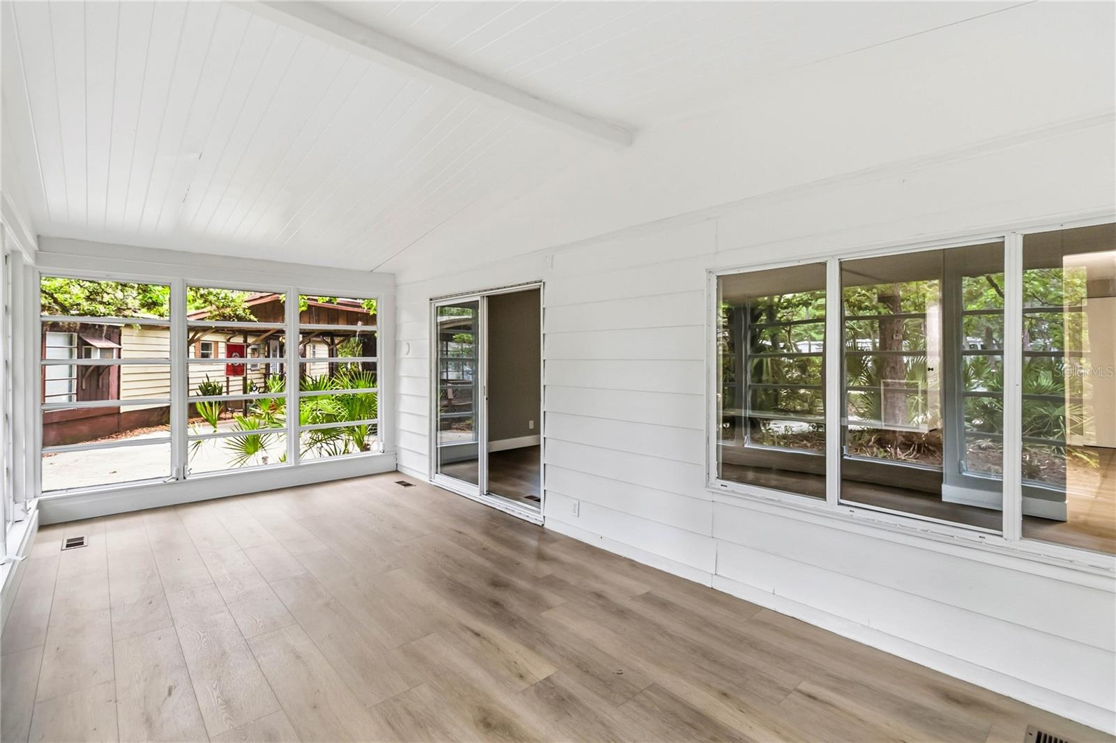 518 W PLANTATION BLVD — photo 3