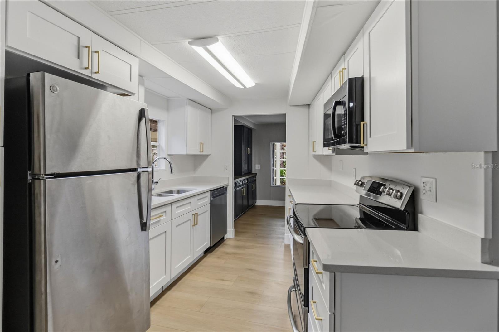 518 W PLANTATION BLVD — photo 8