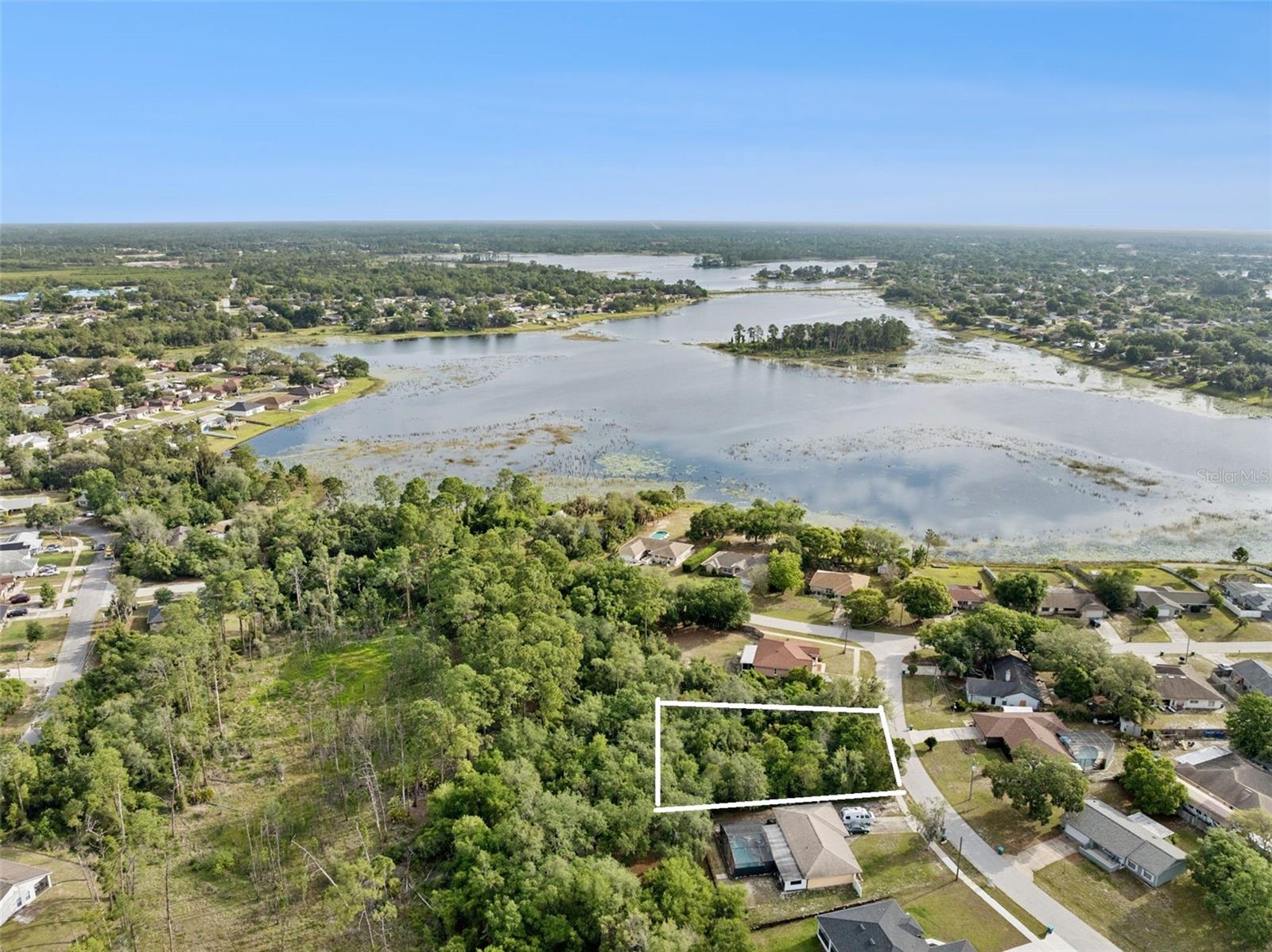 1672 GREGORY DR