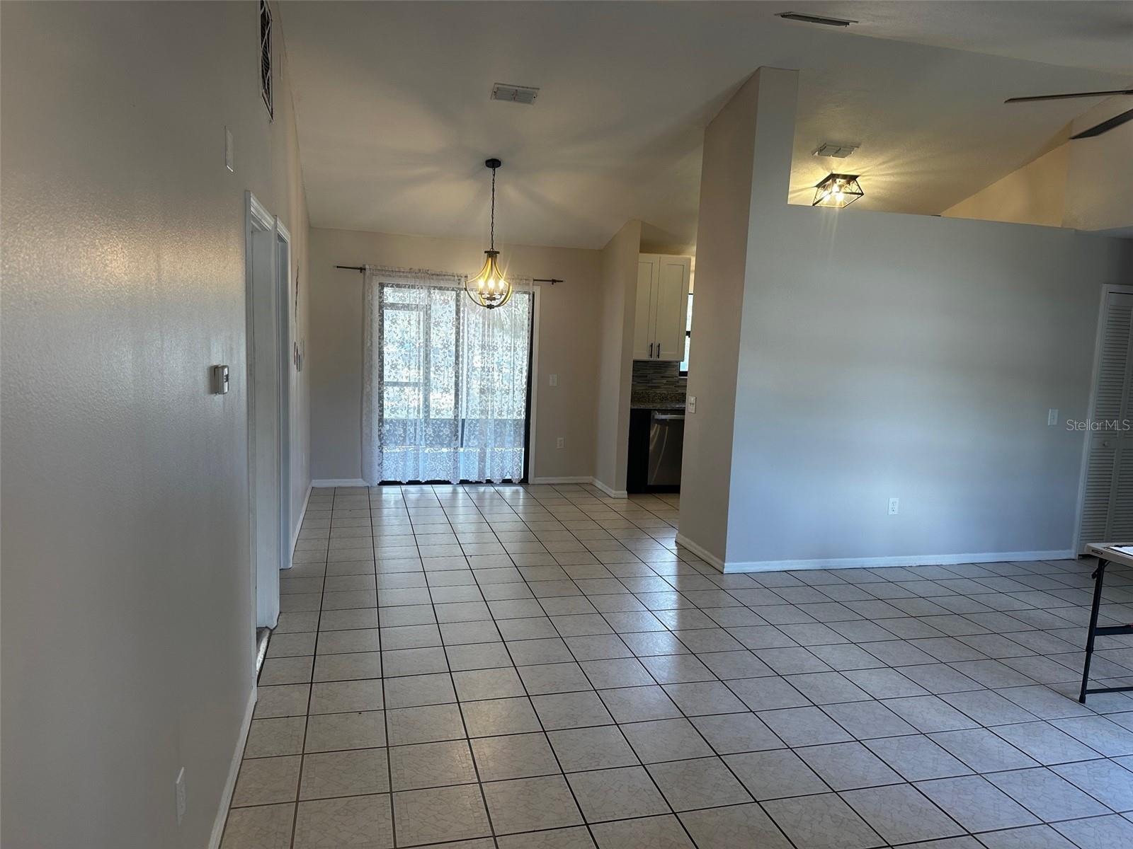 409 ELKIN AVE — photo 4