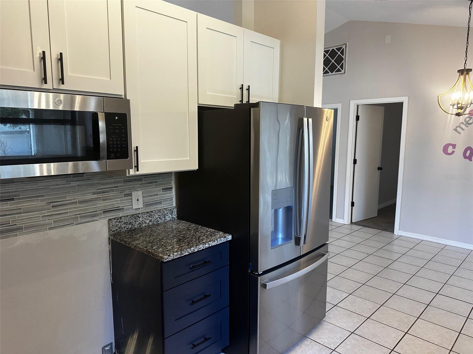 409 ELKIN AVE — photo 8