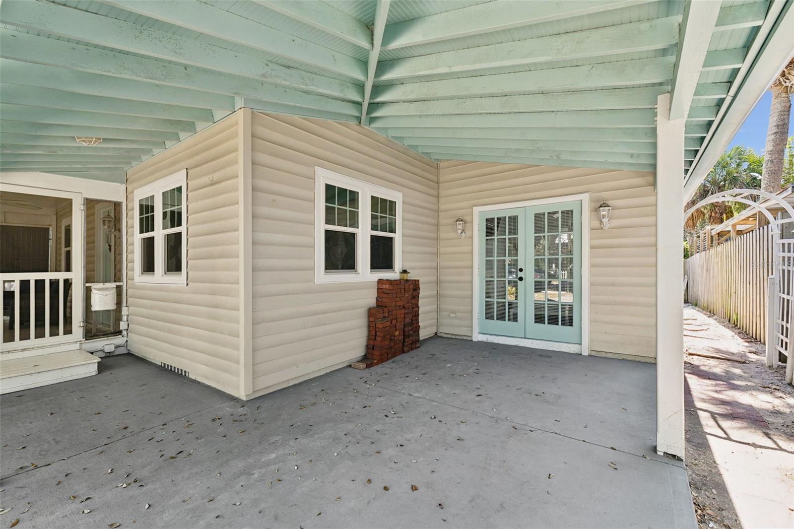 109 N PENINSULA AVE — photo 3