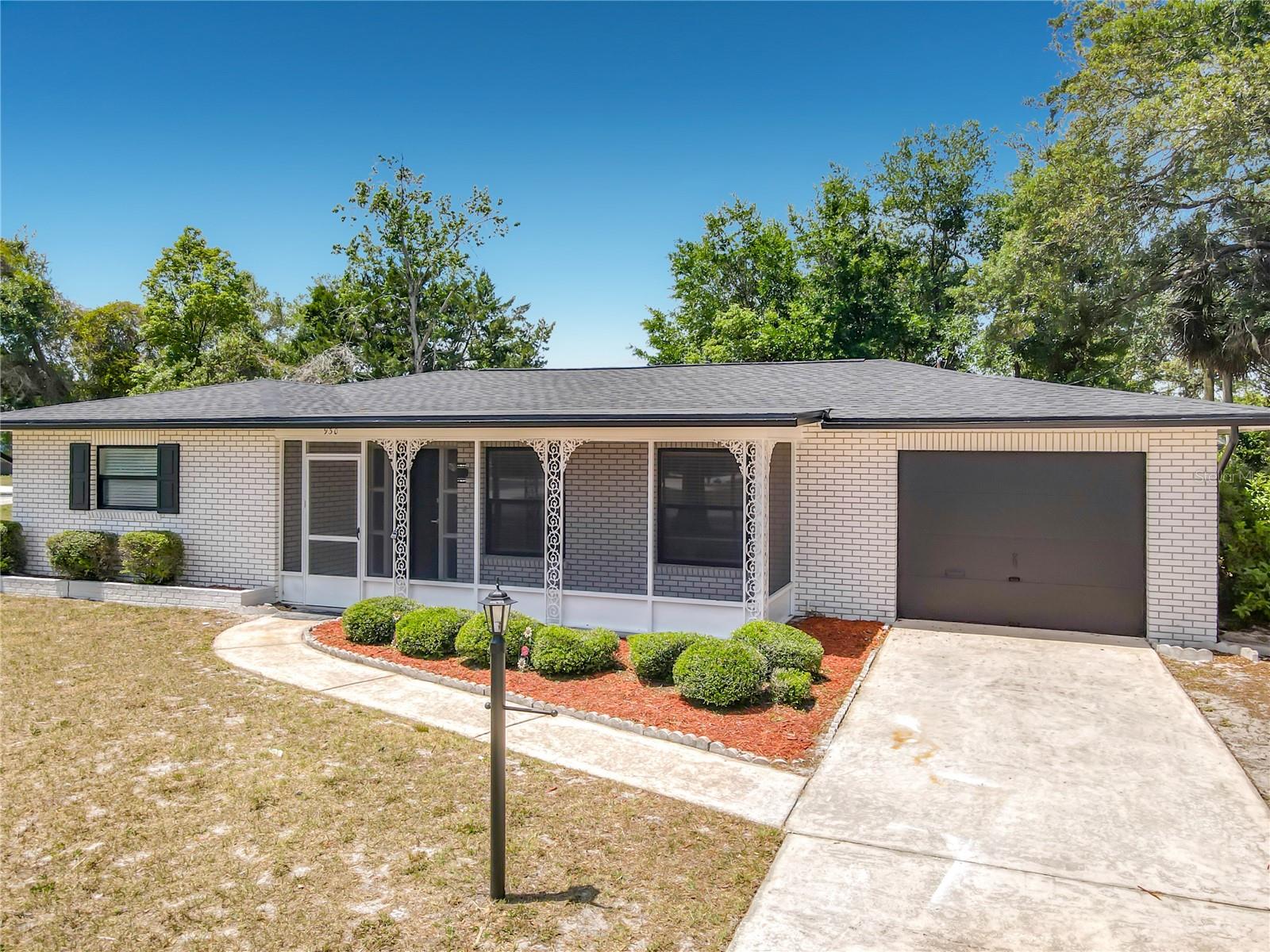 930 TROY DR