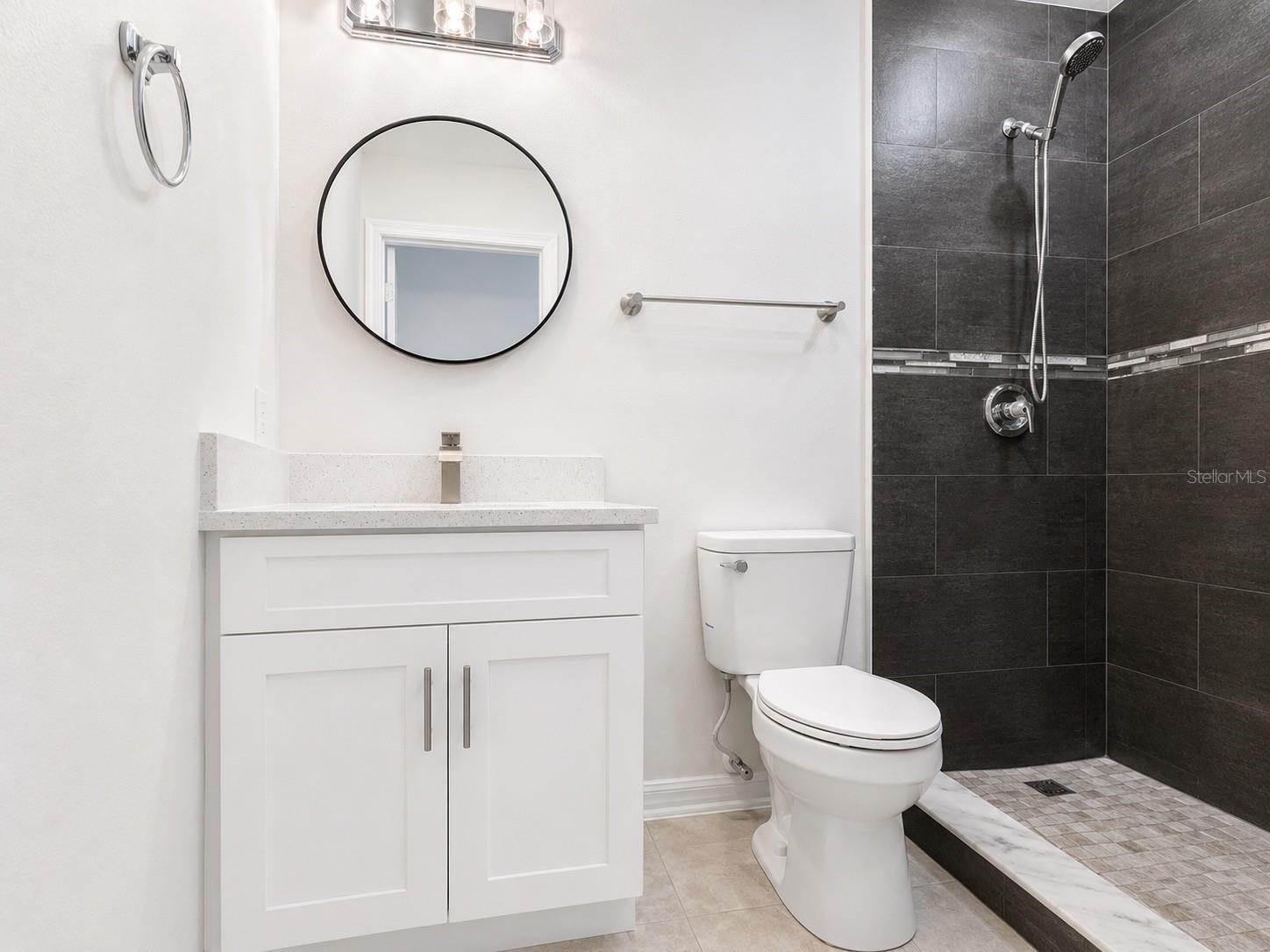 210 FAIRFIELD DR — photo 11