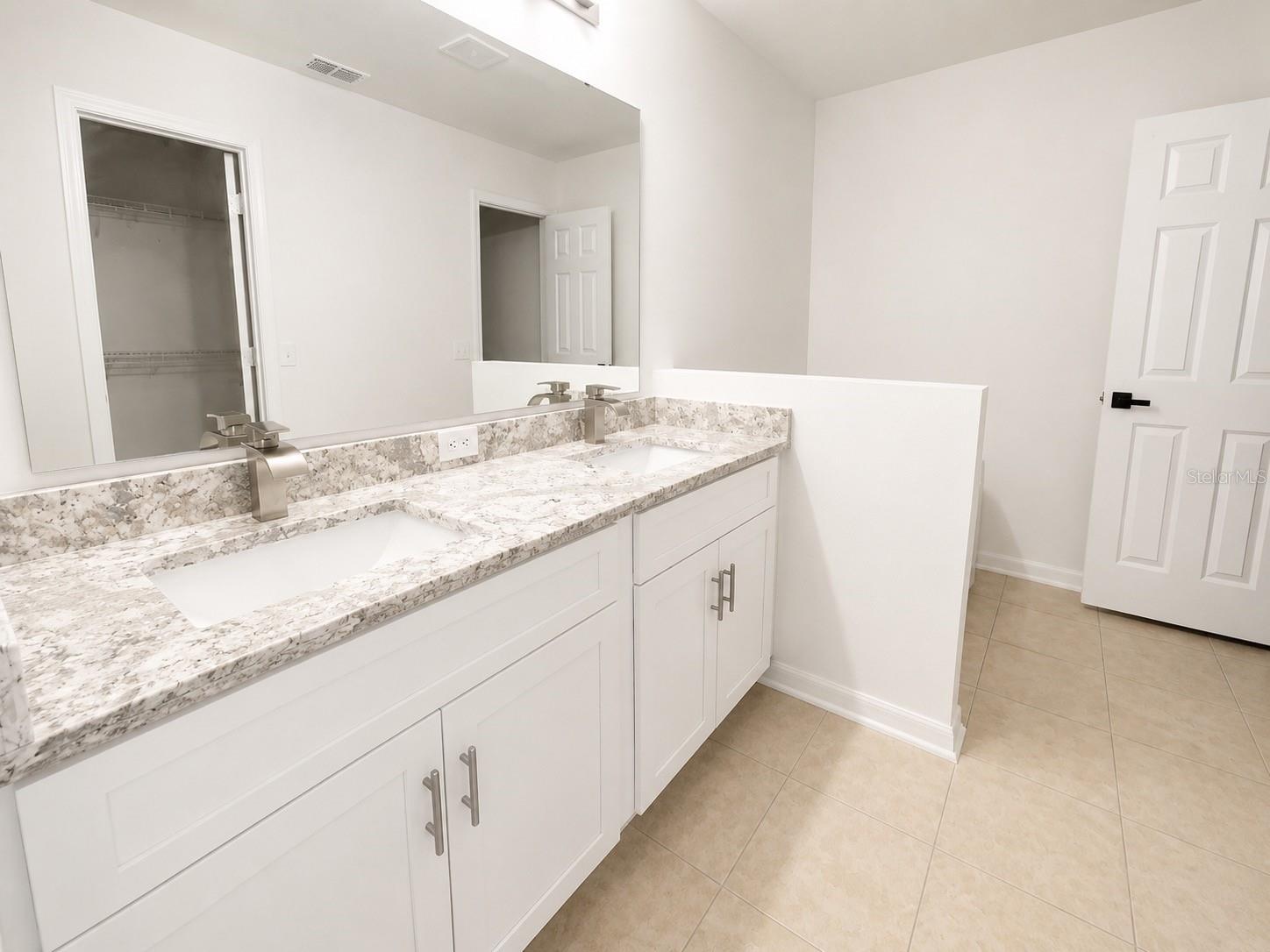 210 FAIRFIELD DR — photo 8
