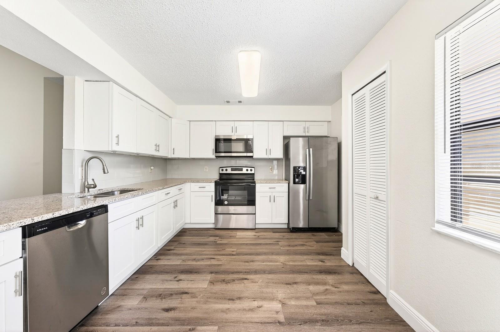 745 MENTMORE CIR — photo 8