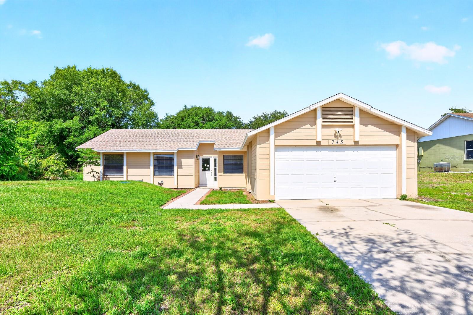 745 MENTMORE CIR