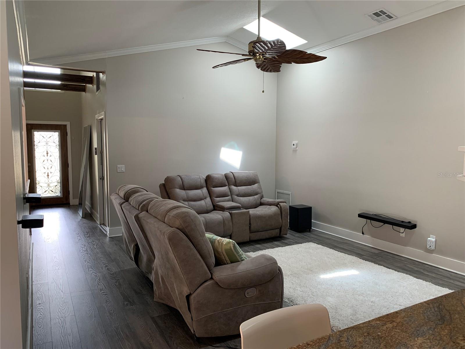 434 SILVER DEW ST — photo 10