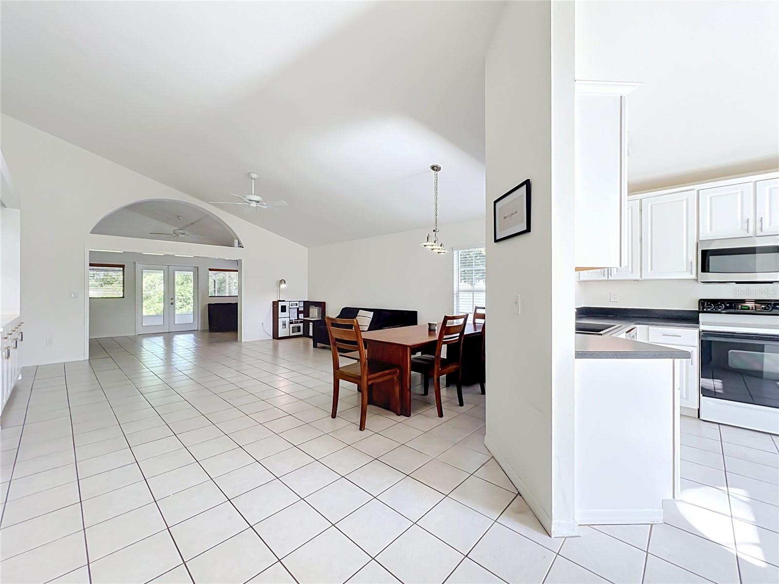 554 WHITTINGHAM PL — photo 5