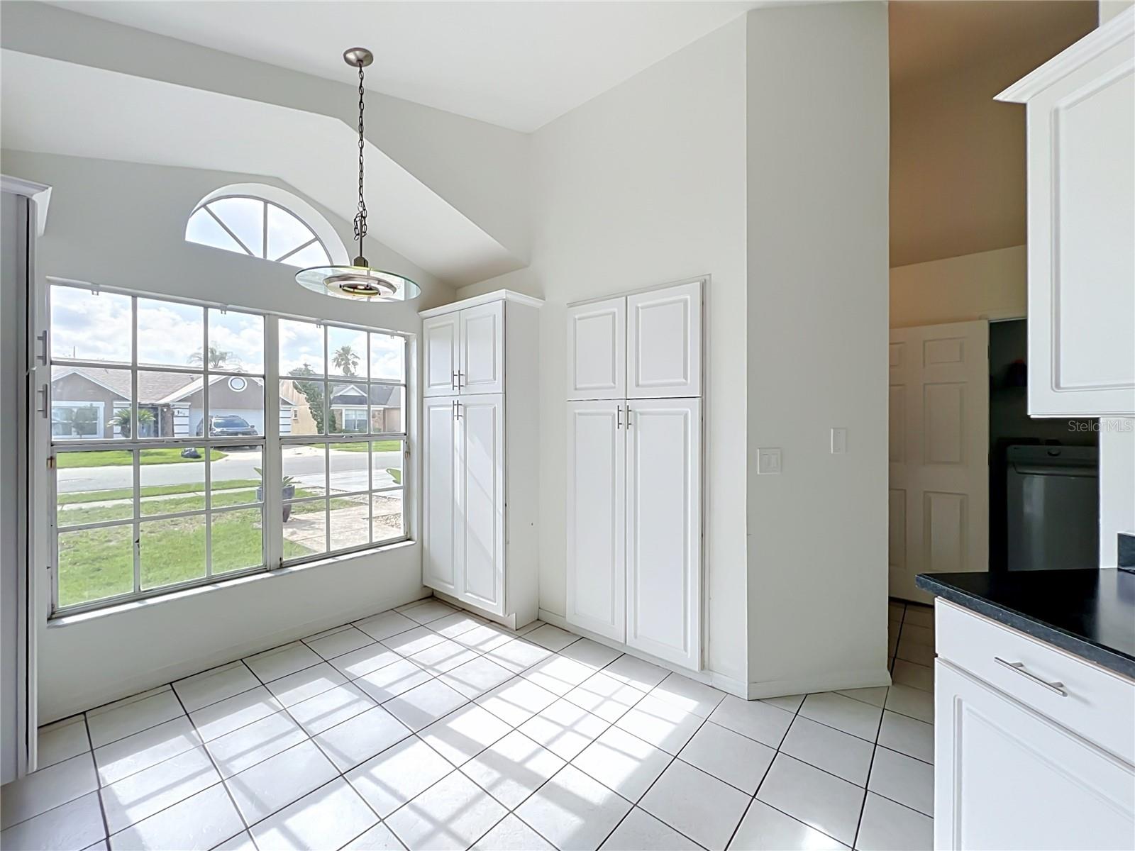 554 WHITTINGHAM PL — photo 7