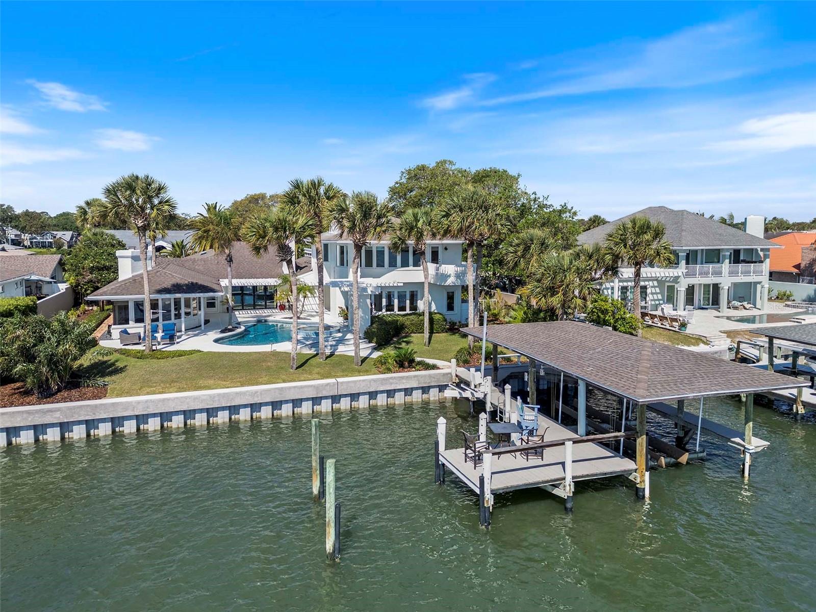 1215 COMMODORE DR