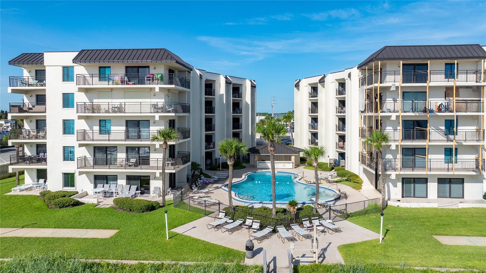 1275 OCEAN SHORE BLVD #P3