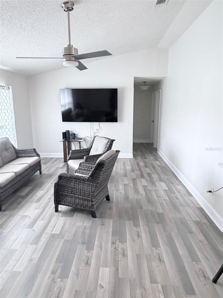3237 LONDON AVE — photo 4