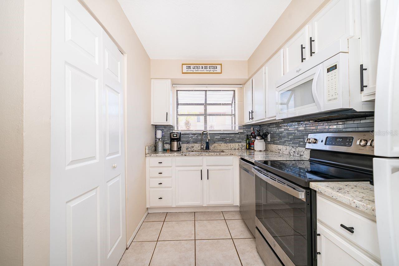 129 WHITE FAWN DR #1290 — photo 3