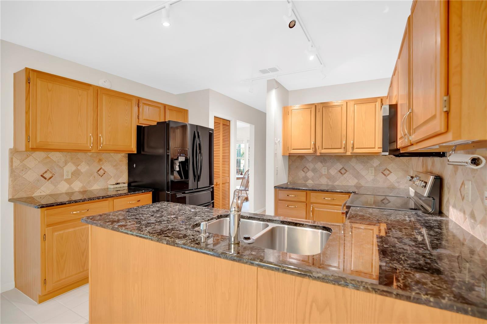 309 OAK LEAF CIR — photo 5
