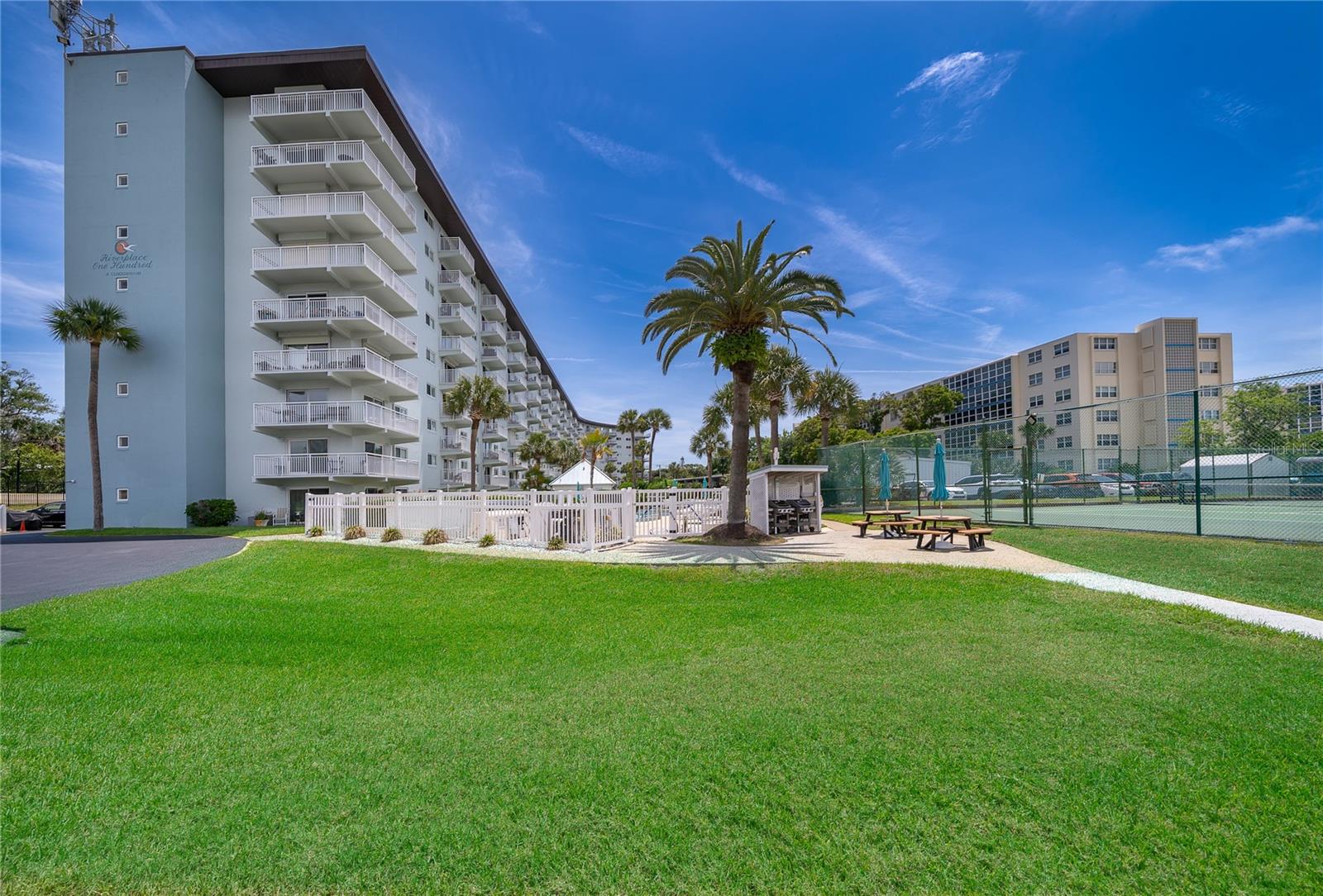 100 SILVER BEACH AVE #516 — photo 4