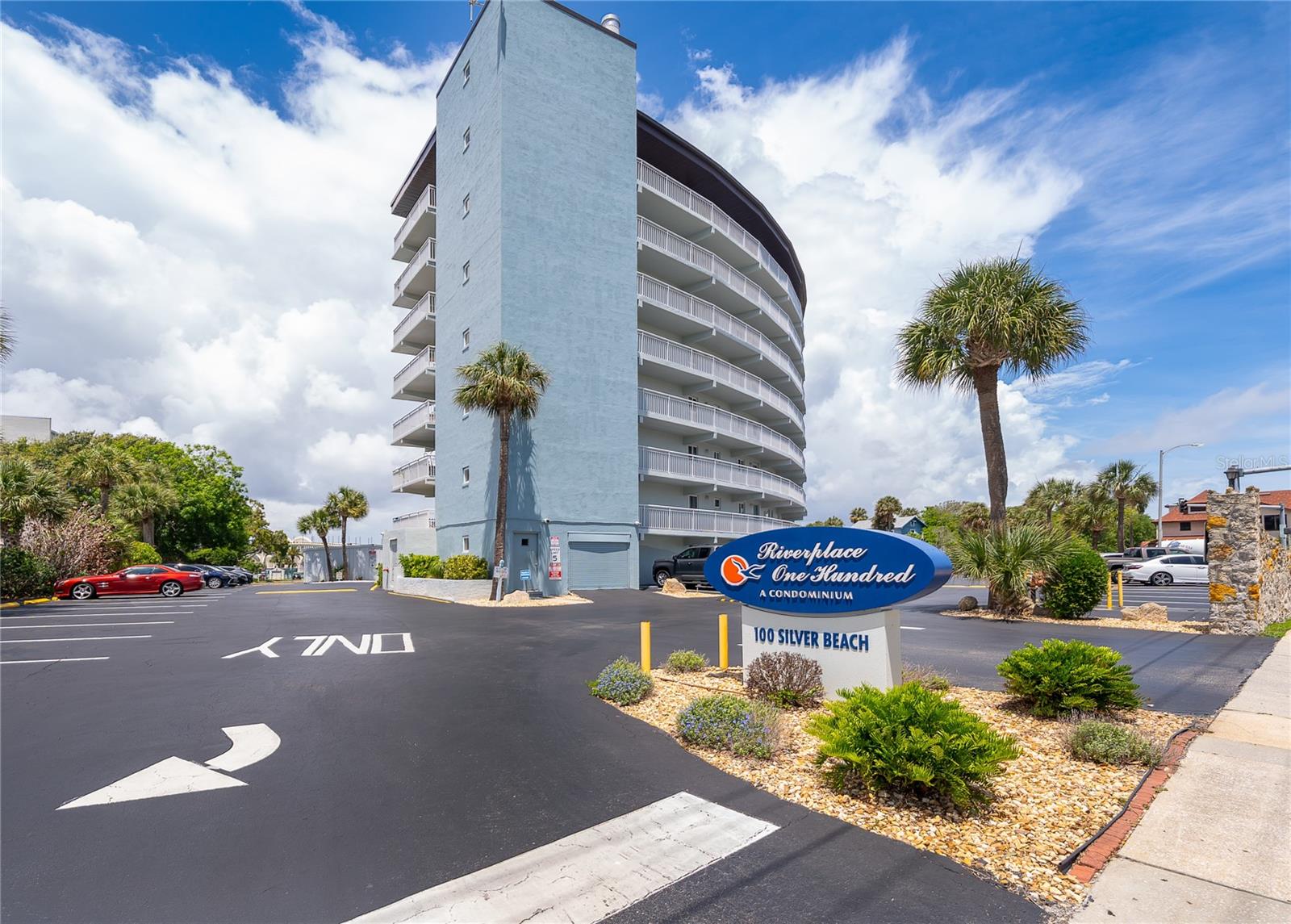 100 SILVER BEACH AVE #516