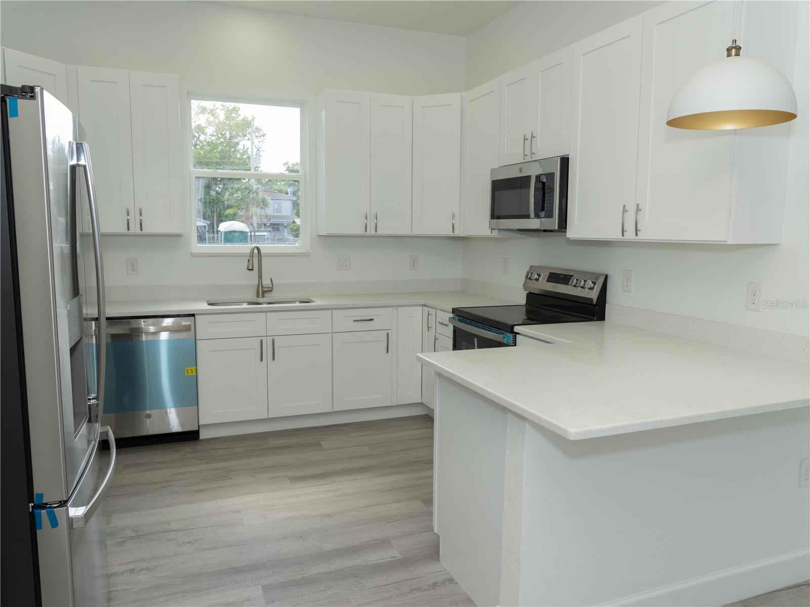 1115 HICKORY — photo 11