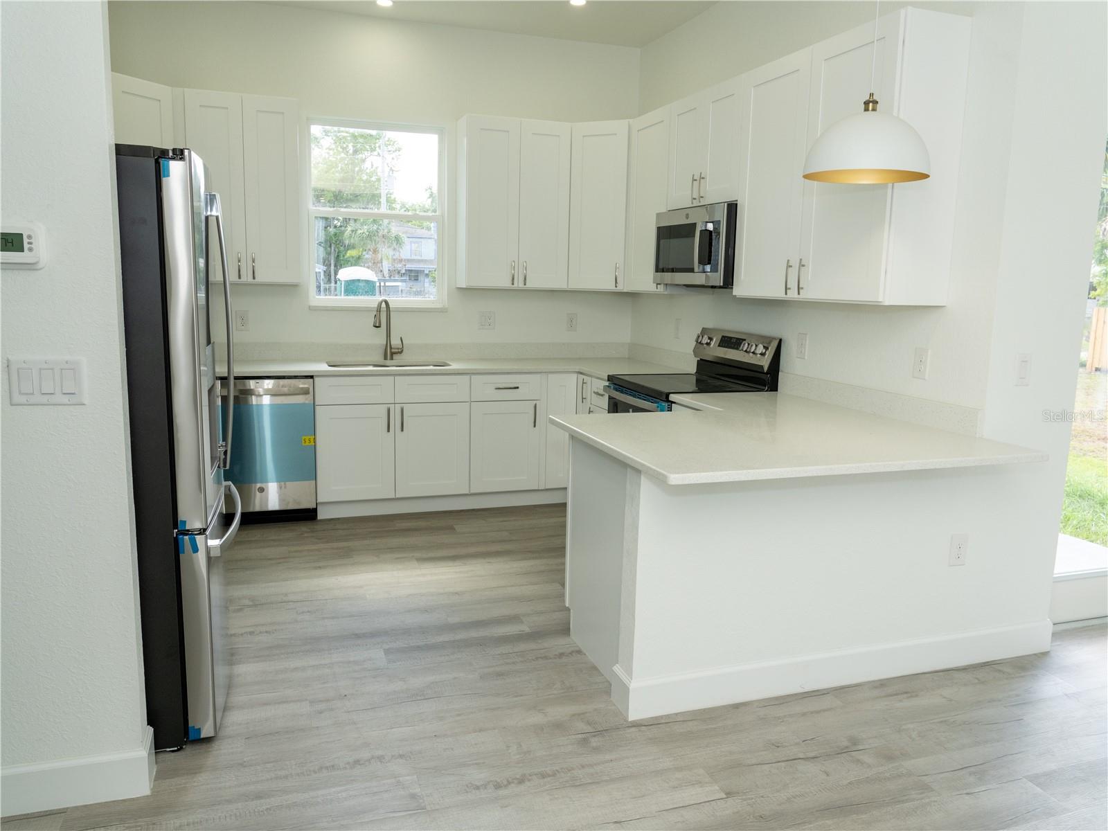 1115 HICKORY — photo 12