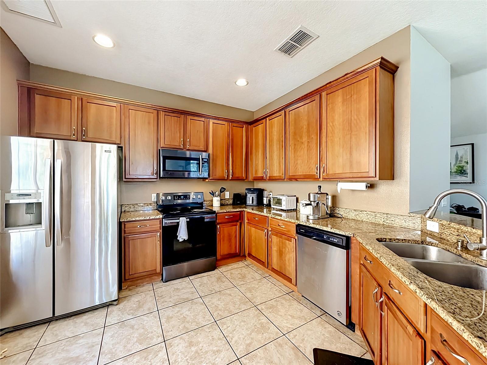 3531 PINE OAK TRL — photo 9
