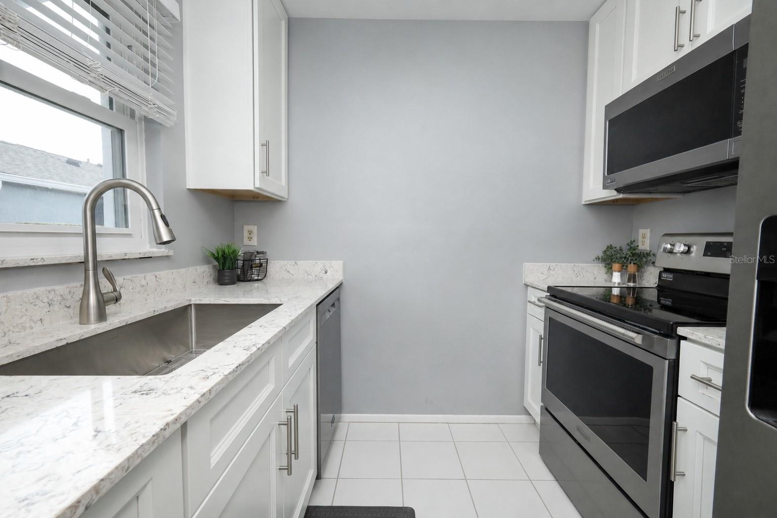 115 DORCHESTER SQ — photo 5
