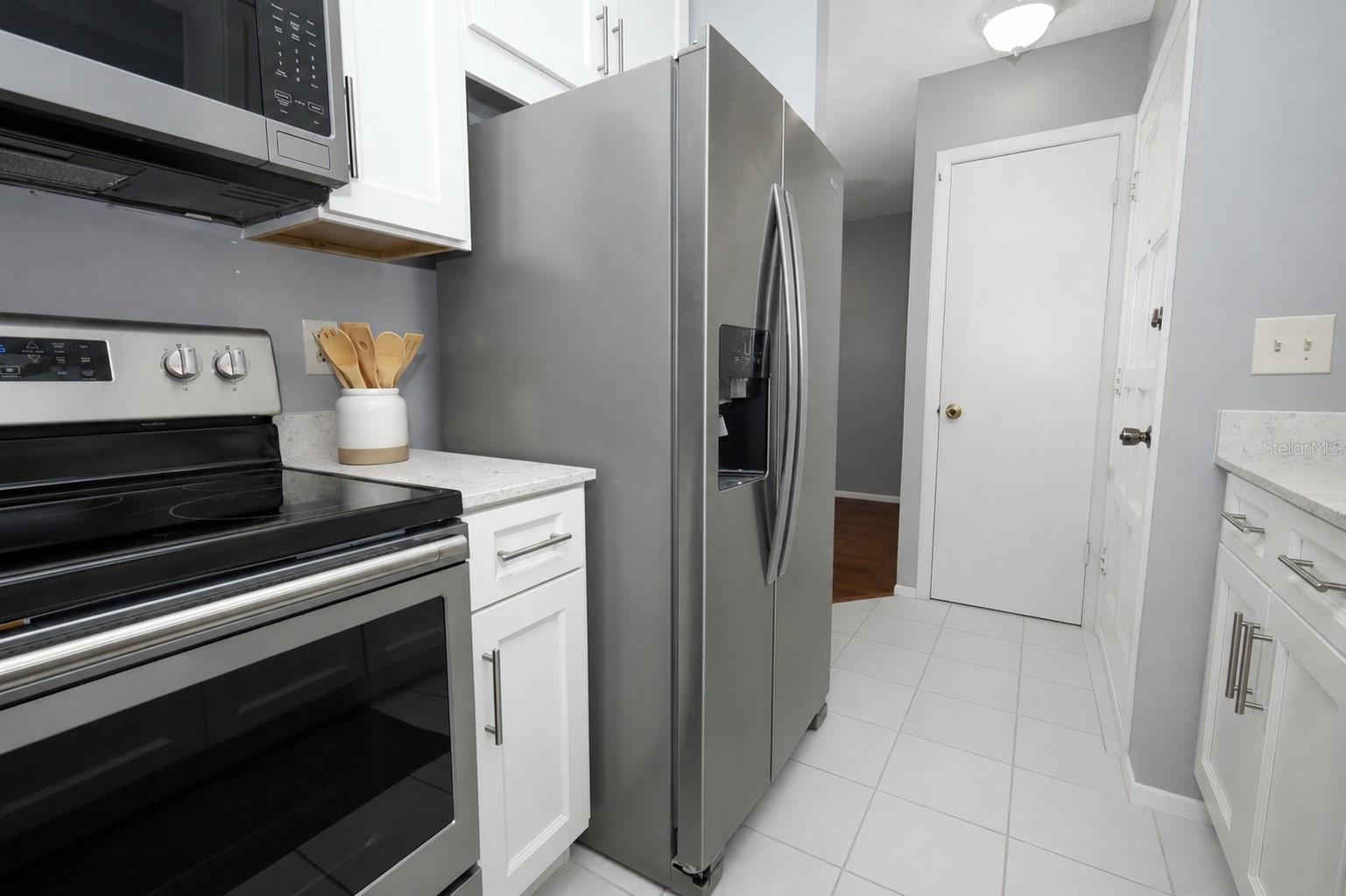 115 DORCHESTER SQ — photo 7