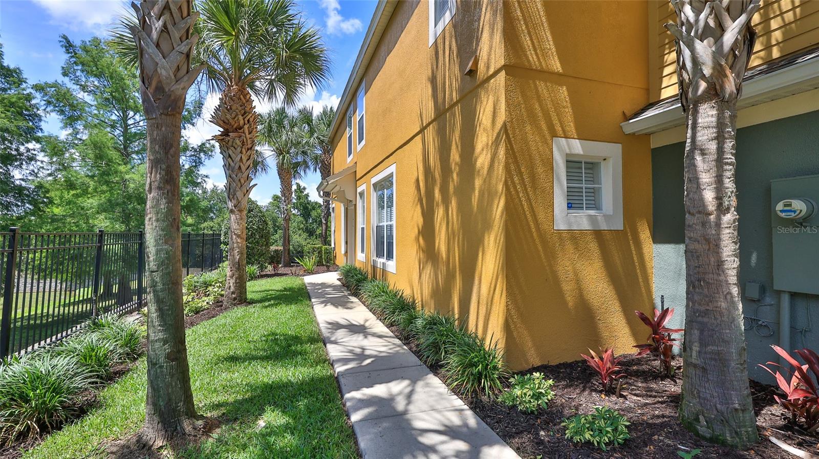 1102 BERKMAN CIR — photo 3