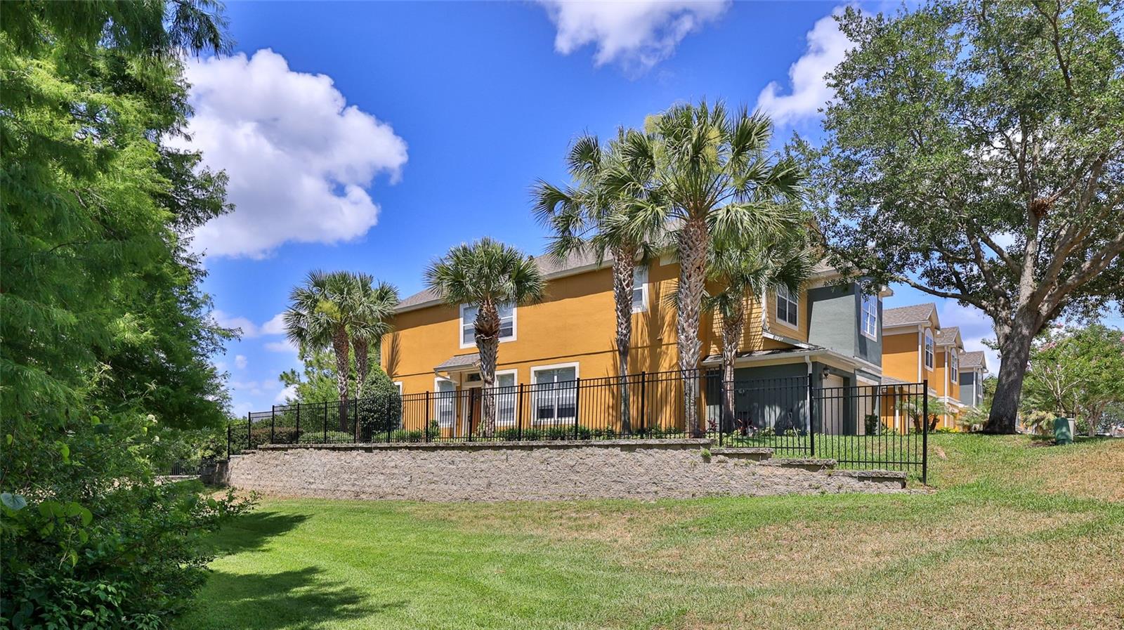 1102 BERKMAN CIR — photo 4