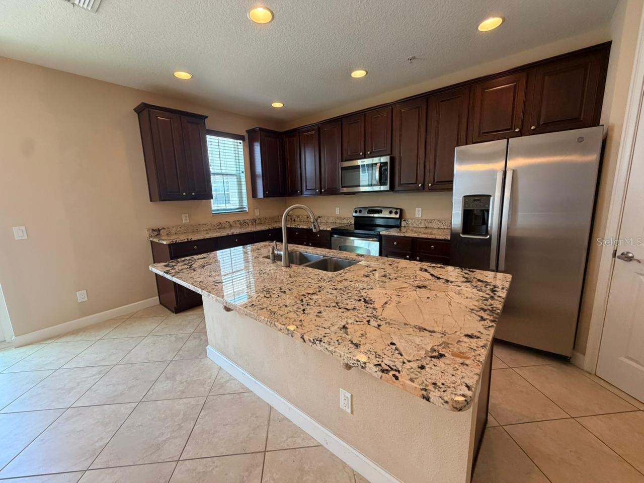 1162 BOLTON PL — photo 3