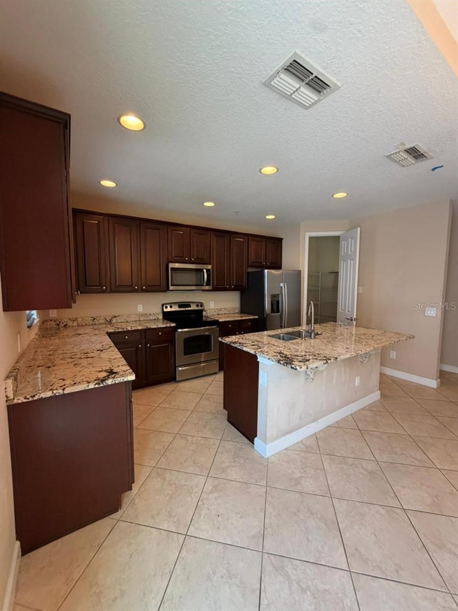 1162 BOLTON PL — photo 7