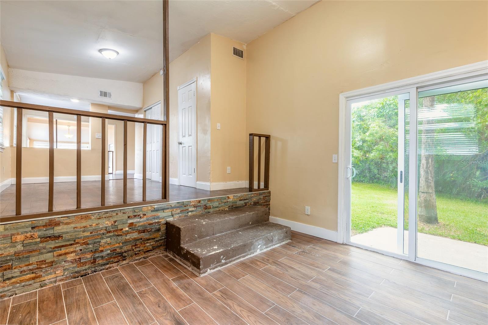 730 FLANDERS AVE — photo 12