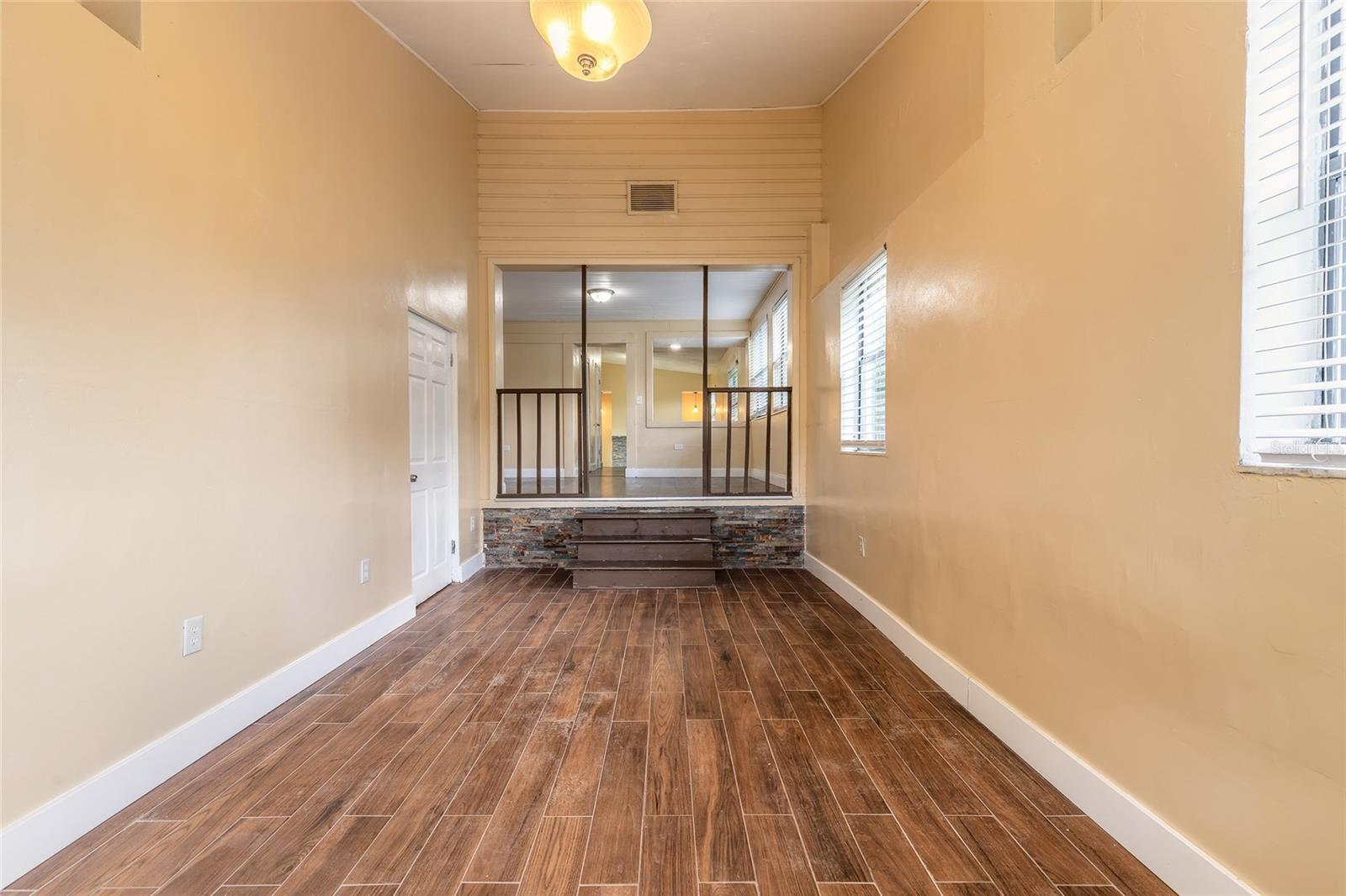 730 FLANDERS AVE — photo 4