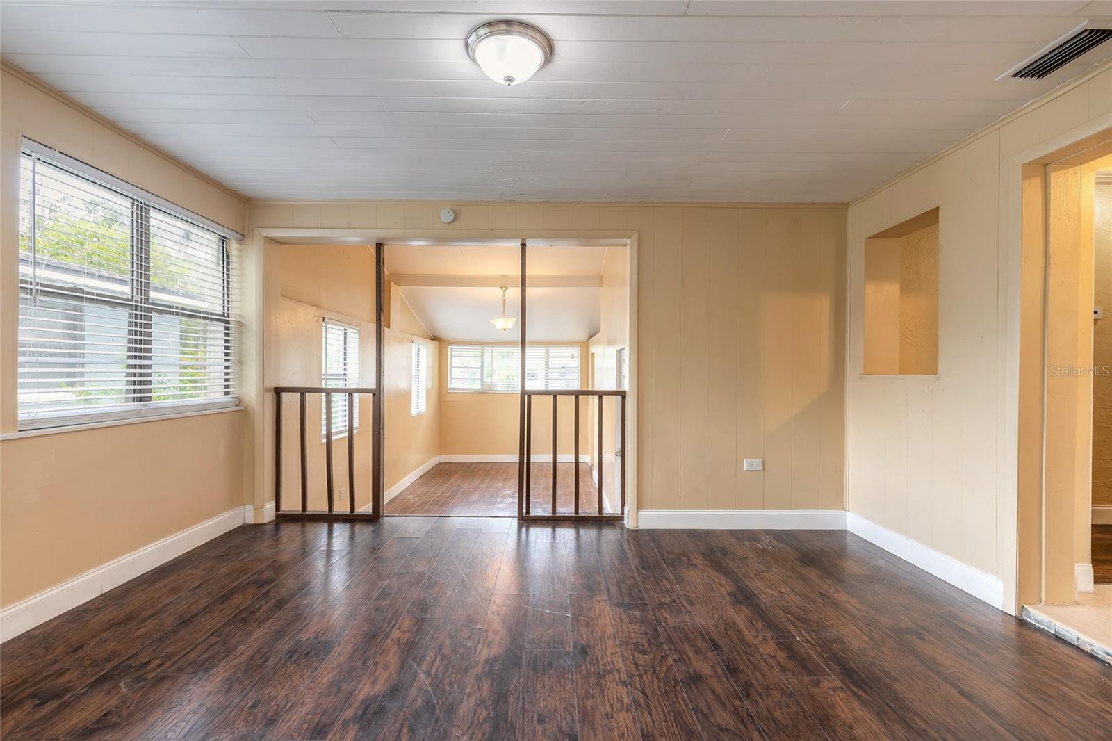 730 FLANDERS AVE — photo 8