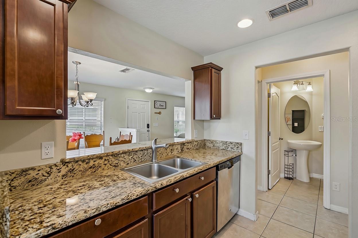 450 CARINA CIR — photo 11