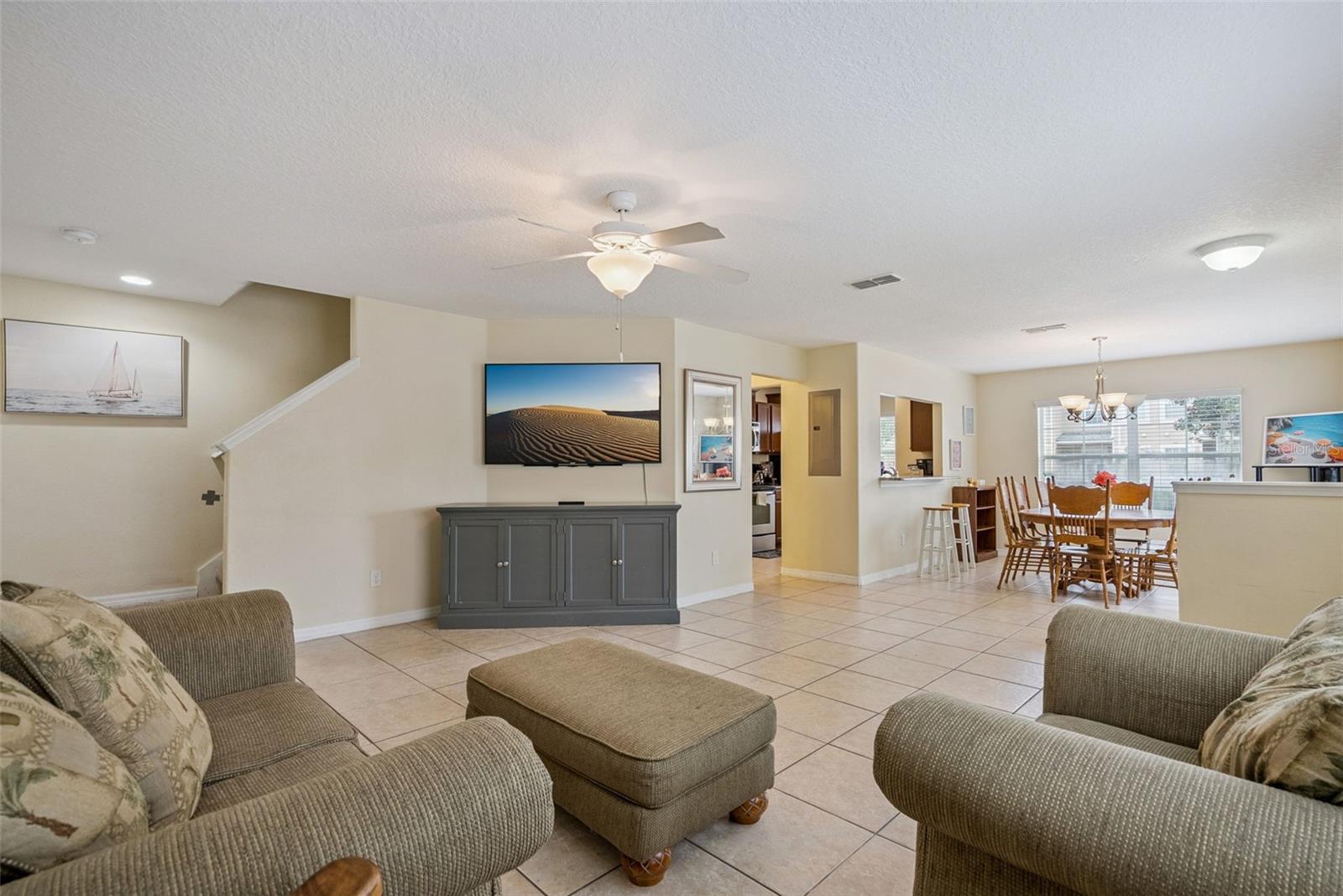 450 CARINA CIR — photo 3