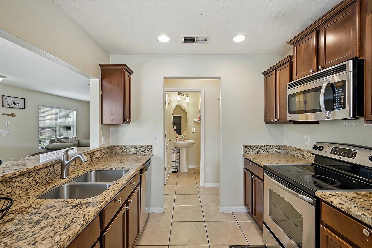 450 CARINA CIR — photo 5