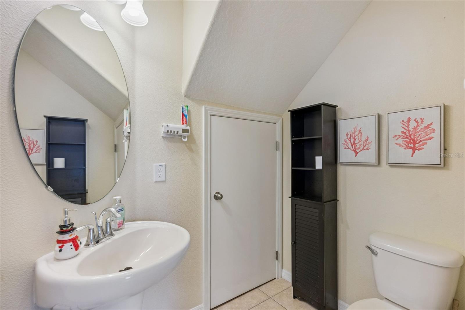 450 CARINA CIR — photo 8